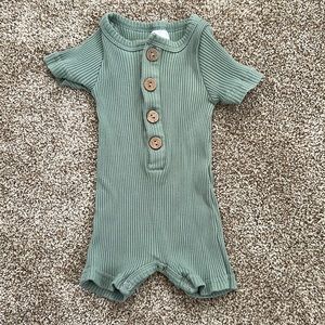Little one shop one piece ribbed outfit size 3 months